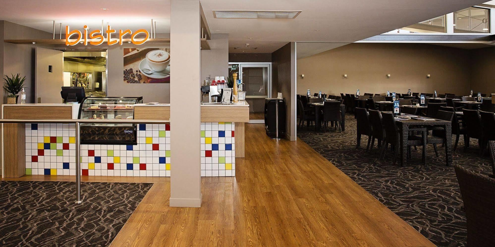 White Lace Motor Inn Маккай Экстерьер фото